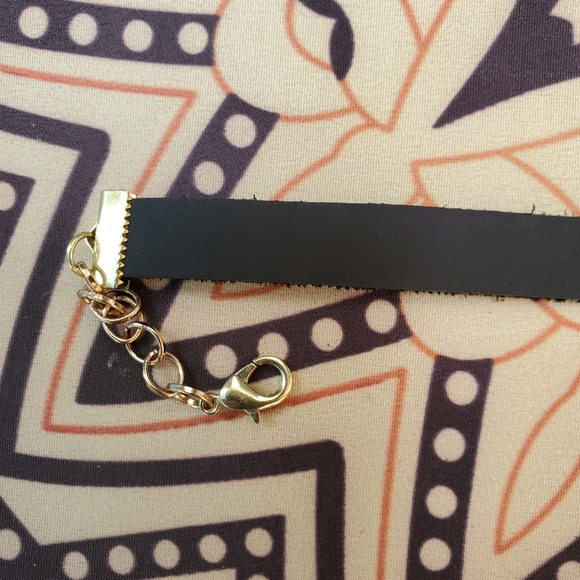 New Flower Power Concho Choker - Picture 6 of 11